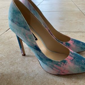 Nine west tie dye heels